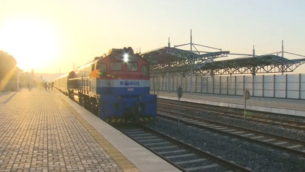 Lancement des travaux de reconnexion et de modernisation des lignes ferroviaires Gyeongui et Donghae et des routes_1