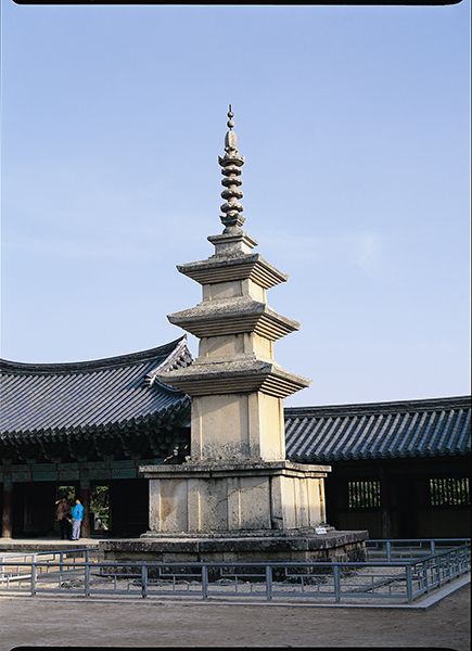 Estatuas de buda en la Gruta de Seokguram
